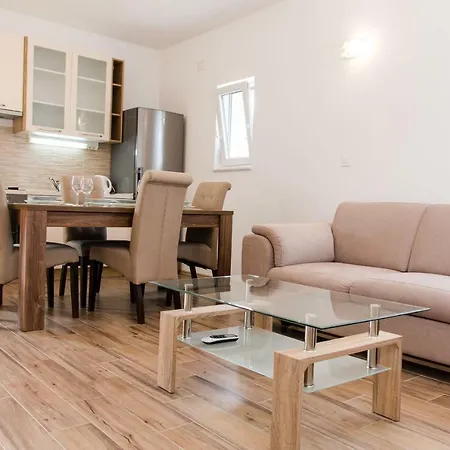 Apartman Kuzmanic Kaštela Exterior foto
