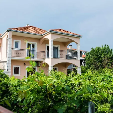 Apartman Kuzmanic Kaštela Exterior foto