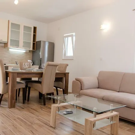 Apartman Kuzmanic Kaštela Exterior foto